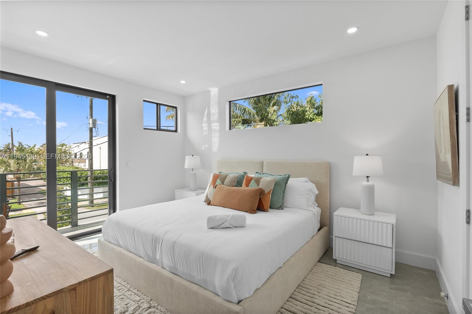 LAUDERDALE - Residential Lease