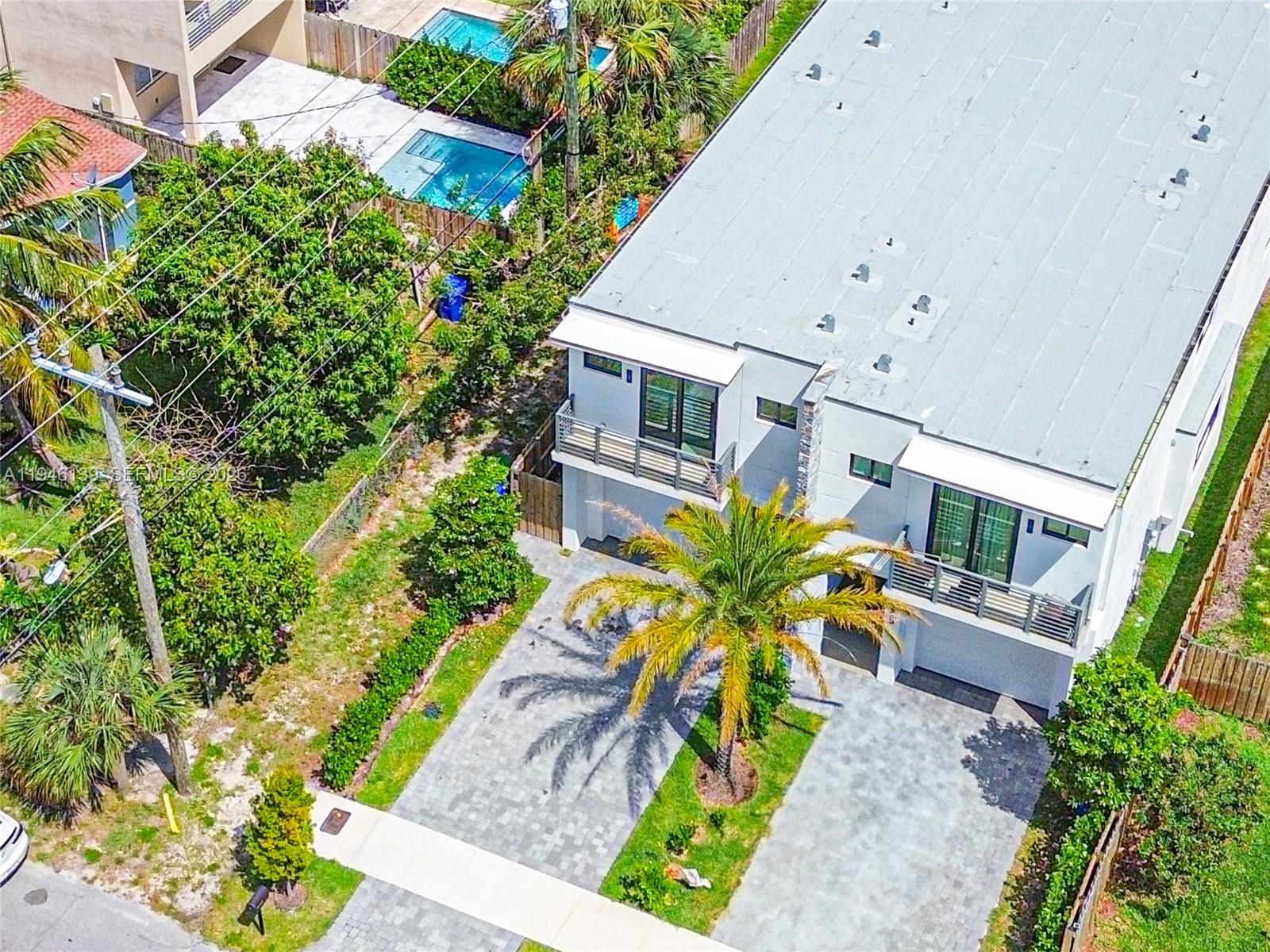 LAUDERDALE - Residential Lease