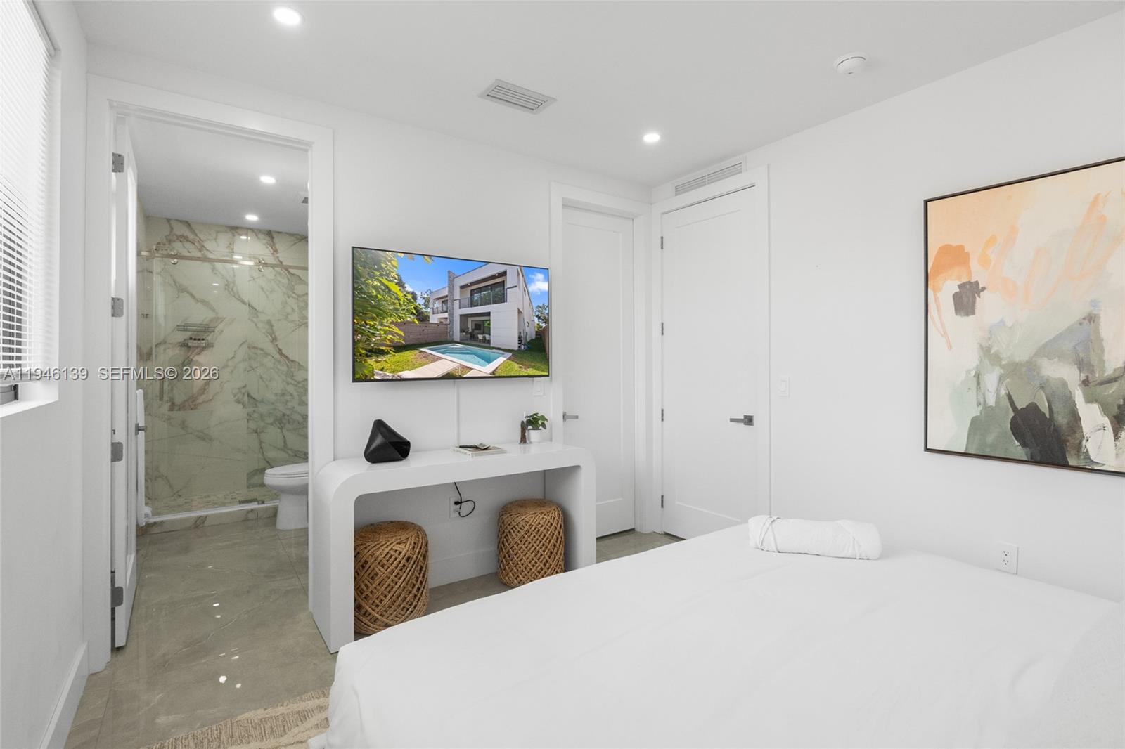 LAUDERDALE - Residential Lease