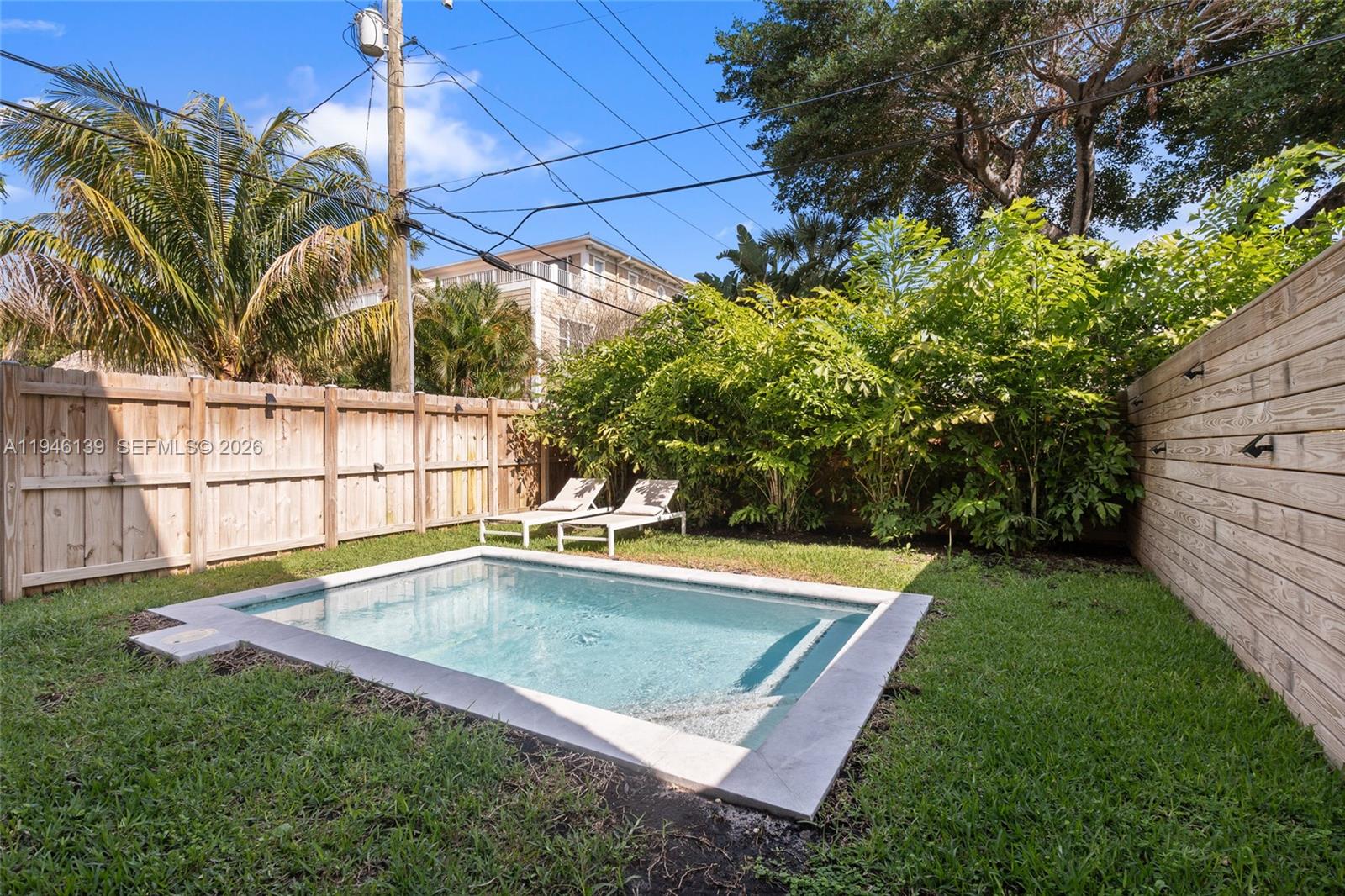 LAUDERDALE - Residential Lease