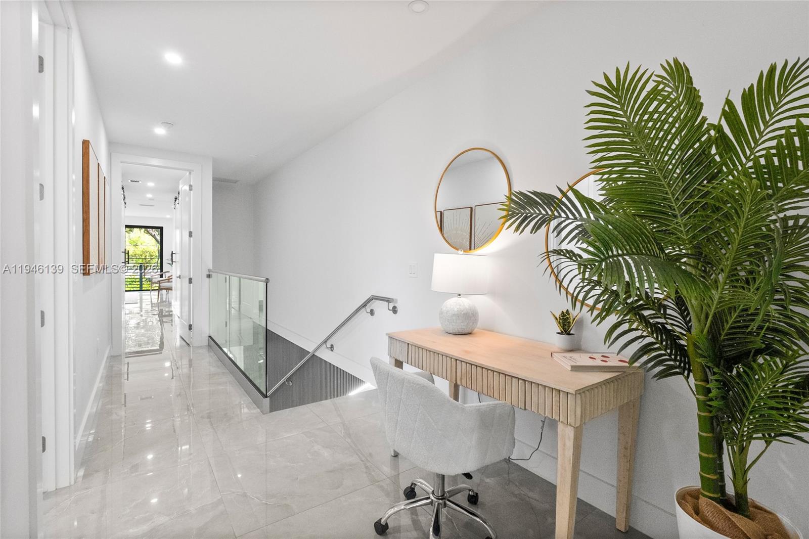 LAUDERDALE - Residential Lease