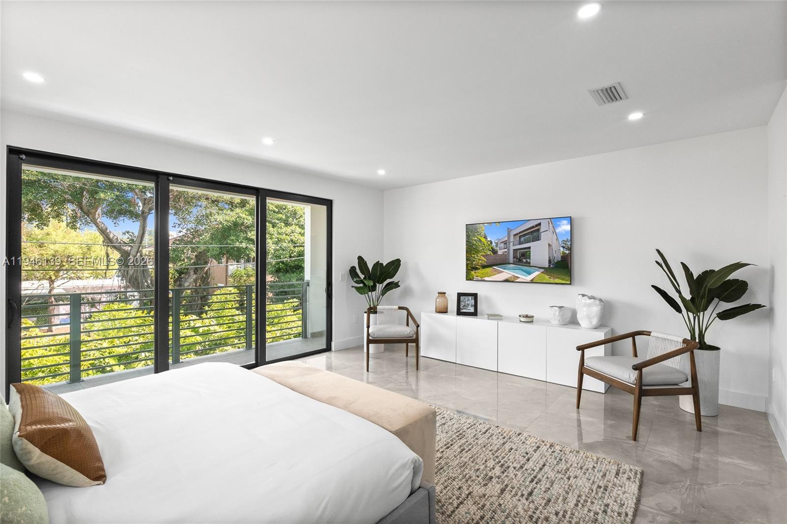 LAUDERDALE - Residential Lease