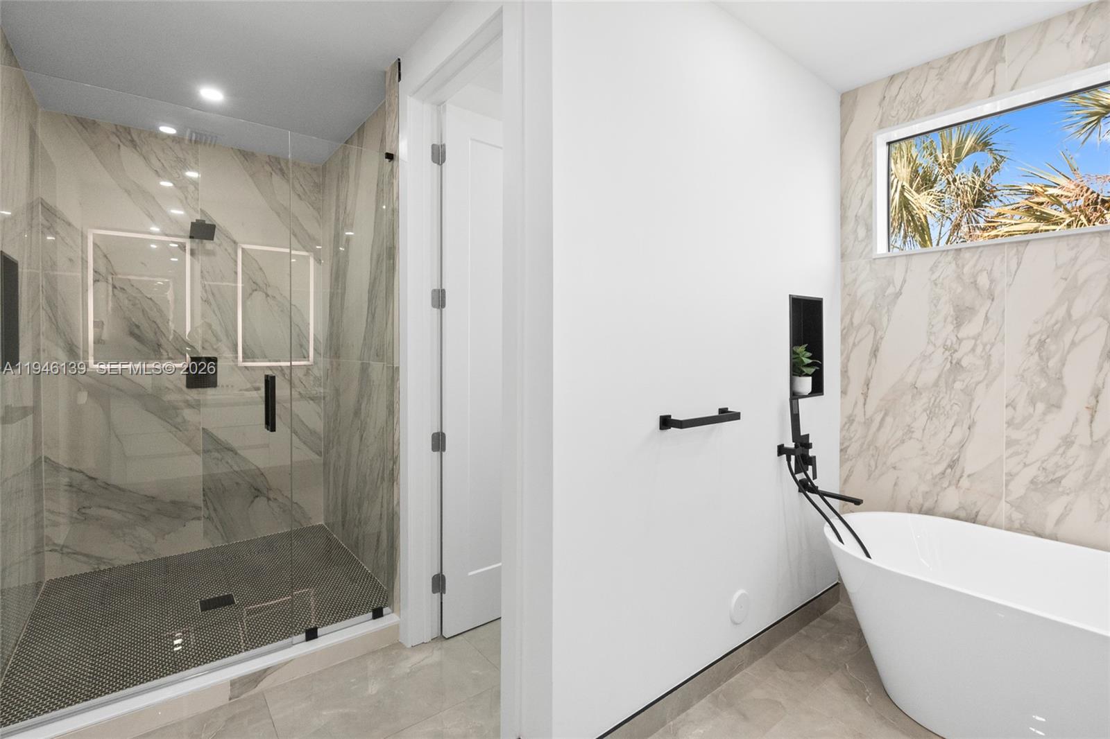 LAUDERDALE - Residential Lease