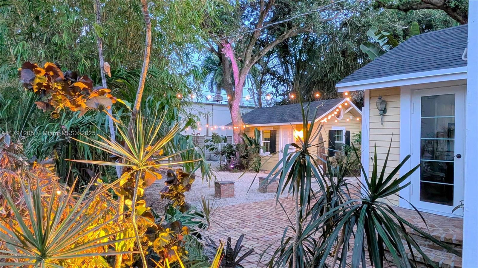 550 Sw 13th Ave, Fort Lauderdale, Broward County, Florida - 3 Bedrooms  
2 Bathrooms - 