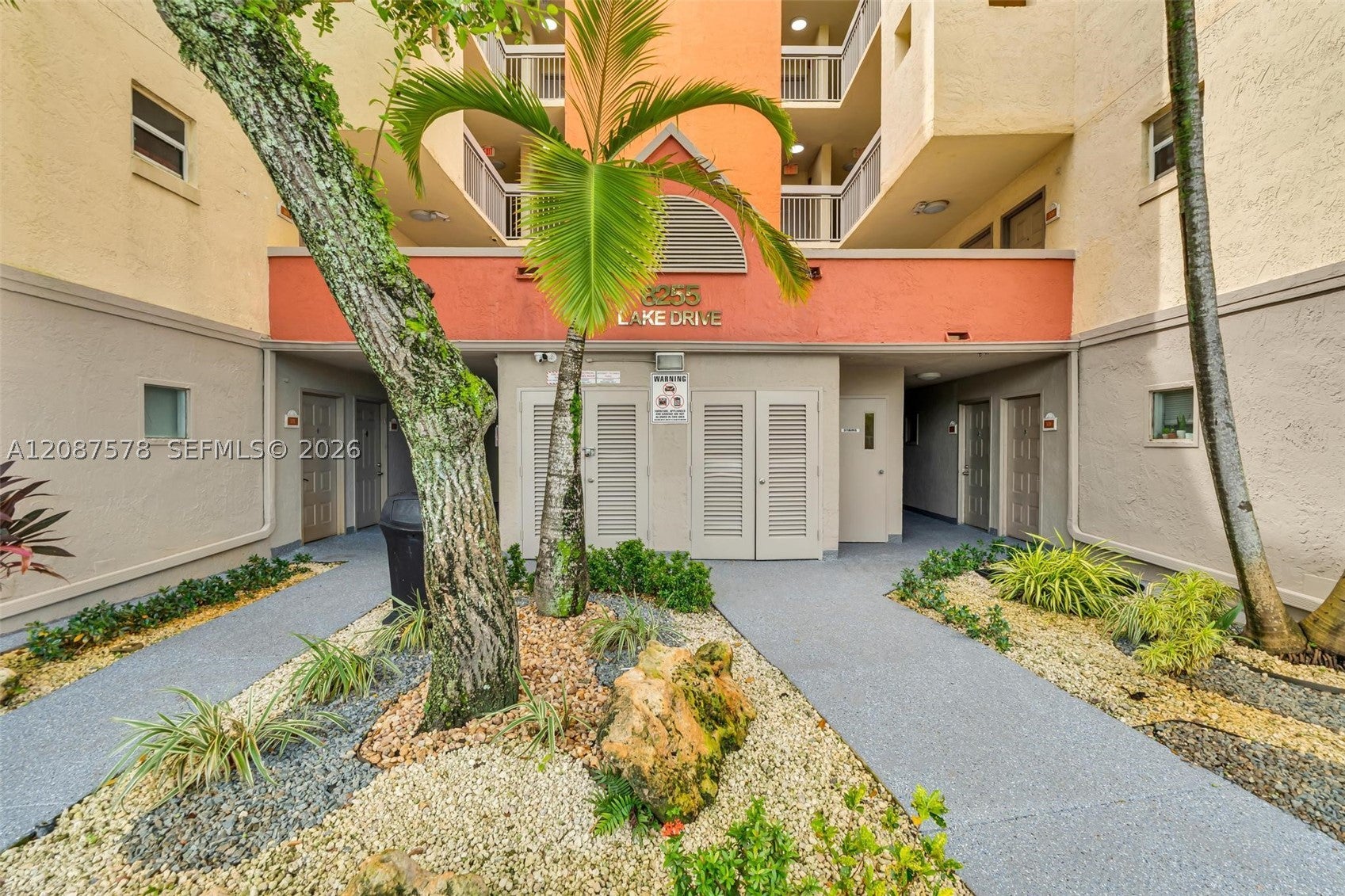 8255 Lake Dr 304