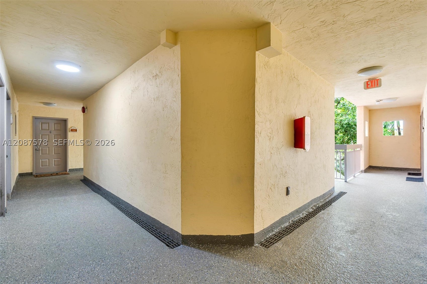 8255 Lake Dr 304