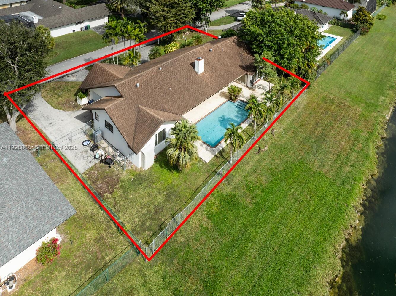 CHARLOTTE ESTATES - Residential Lease