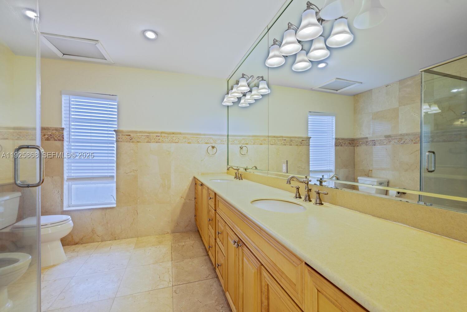 CHARLOTTE ESTATES - Residential Lease