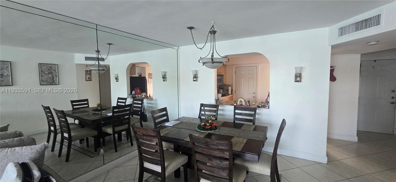 FIRST FORUM CONDO - Residential