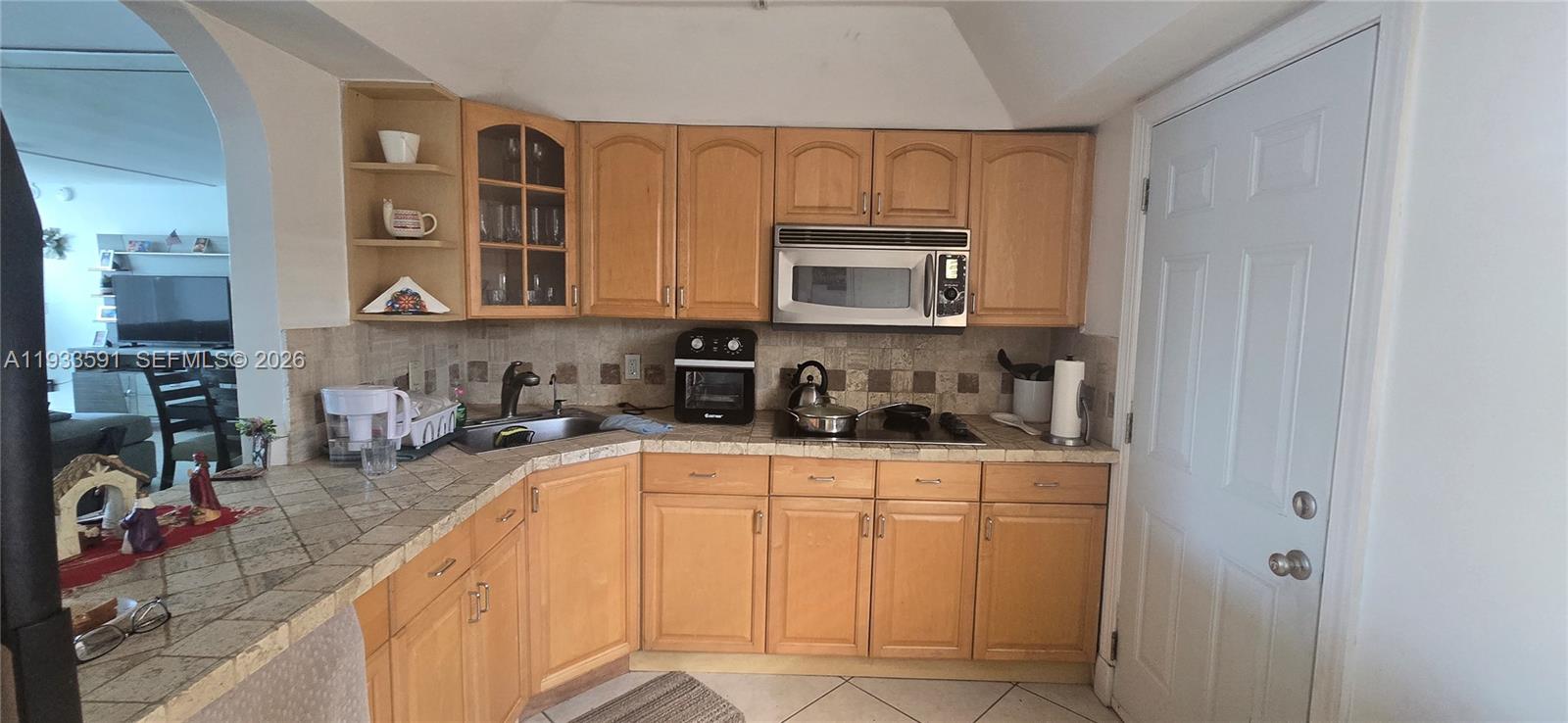 FIRST FORUM CONDO - Residential