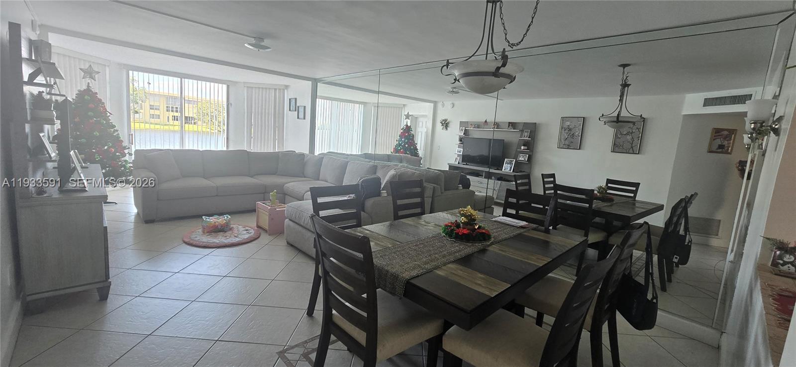 FIRST FORUM CONDO - Residential