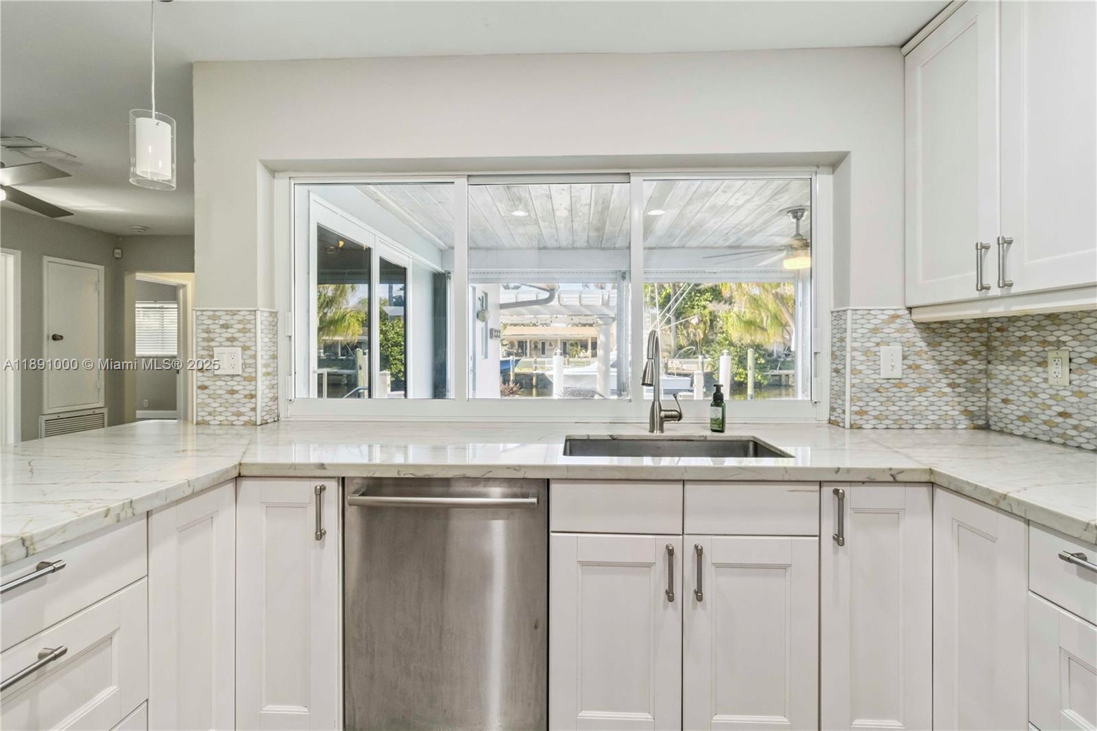 HARBOR VILLAGE SEC F - Residential Lease