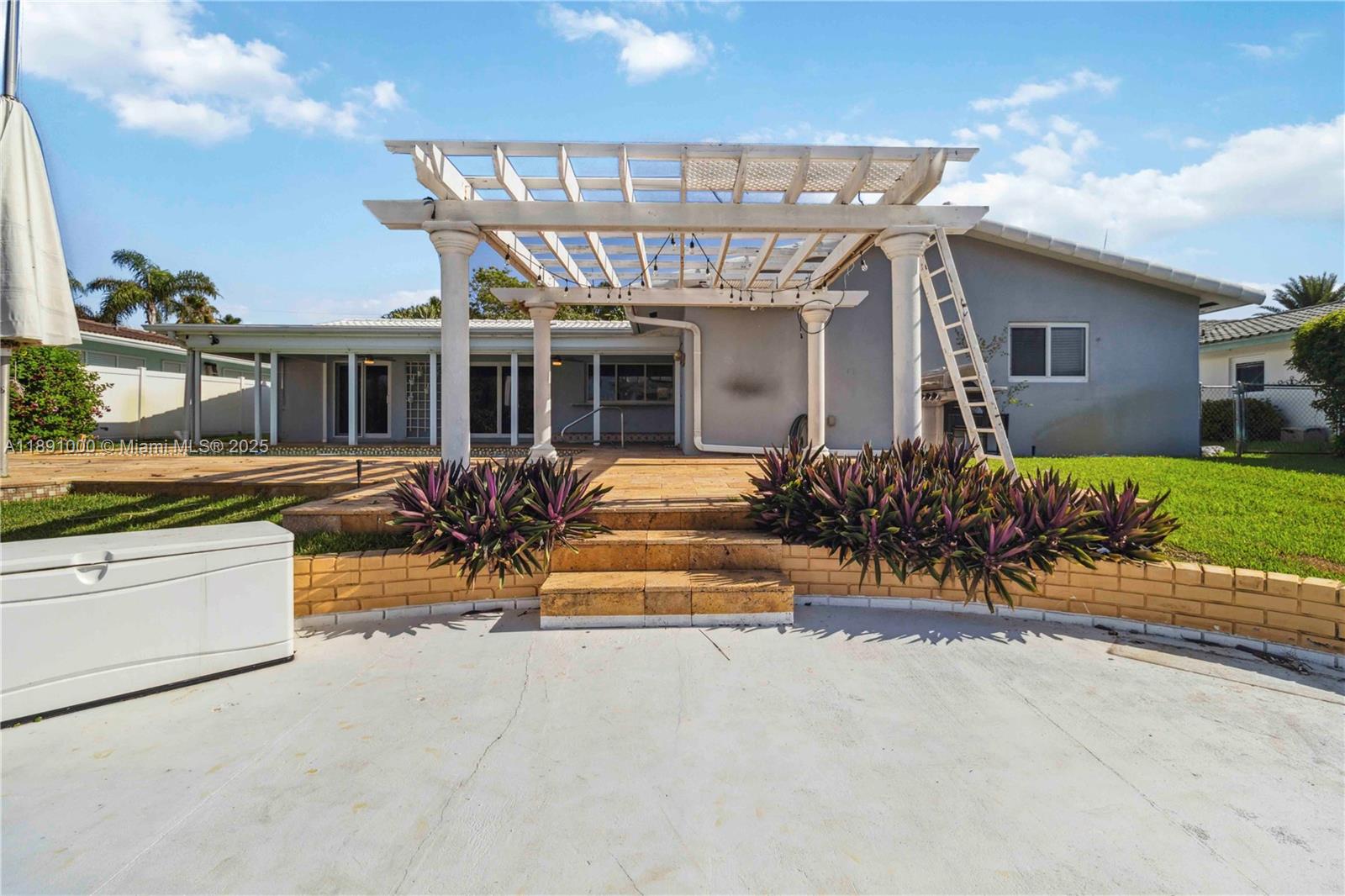 HARBOR VILLAGE SEC F - Residential Lease