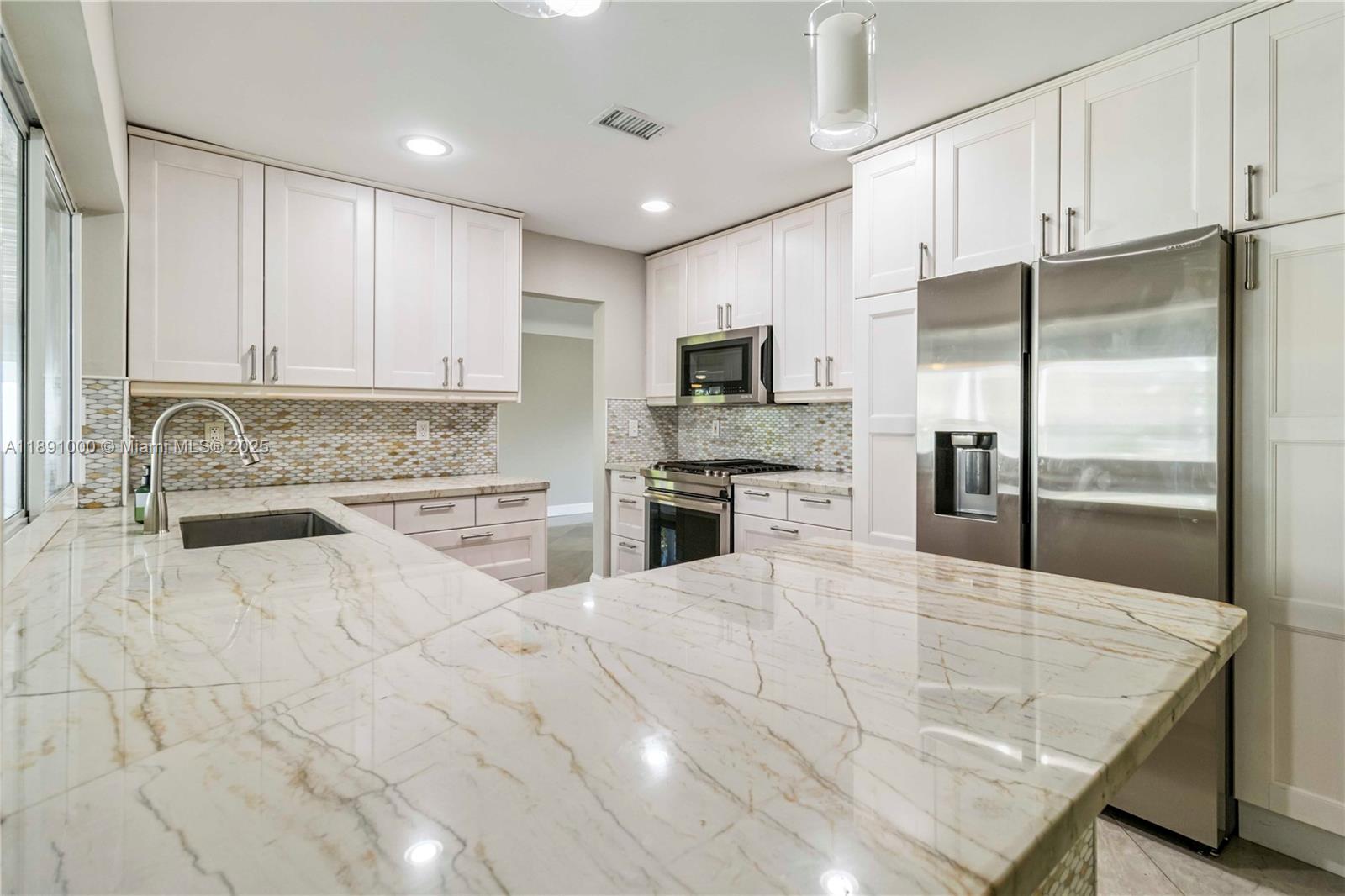 HARBOR VILLAGE SEC F - Residential Lease