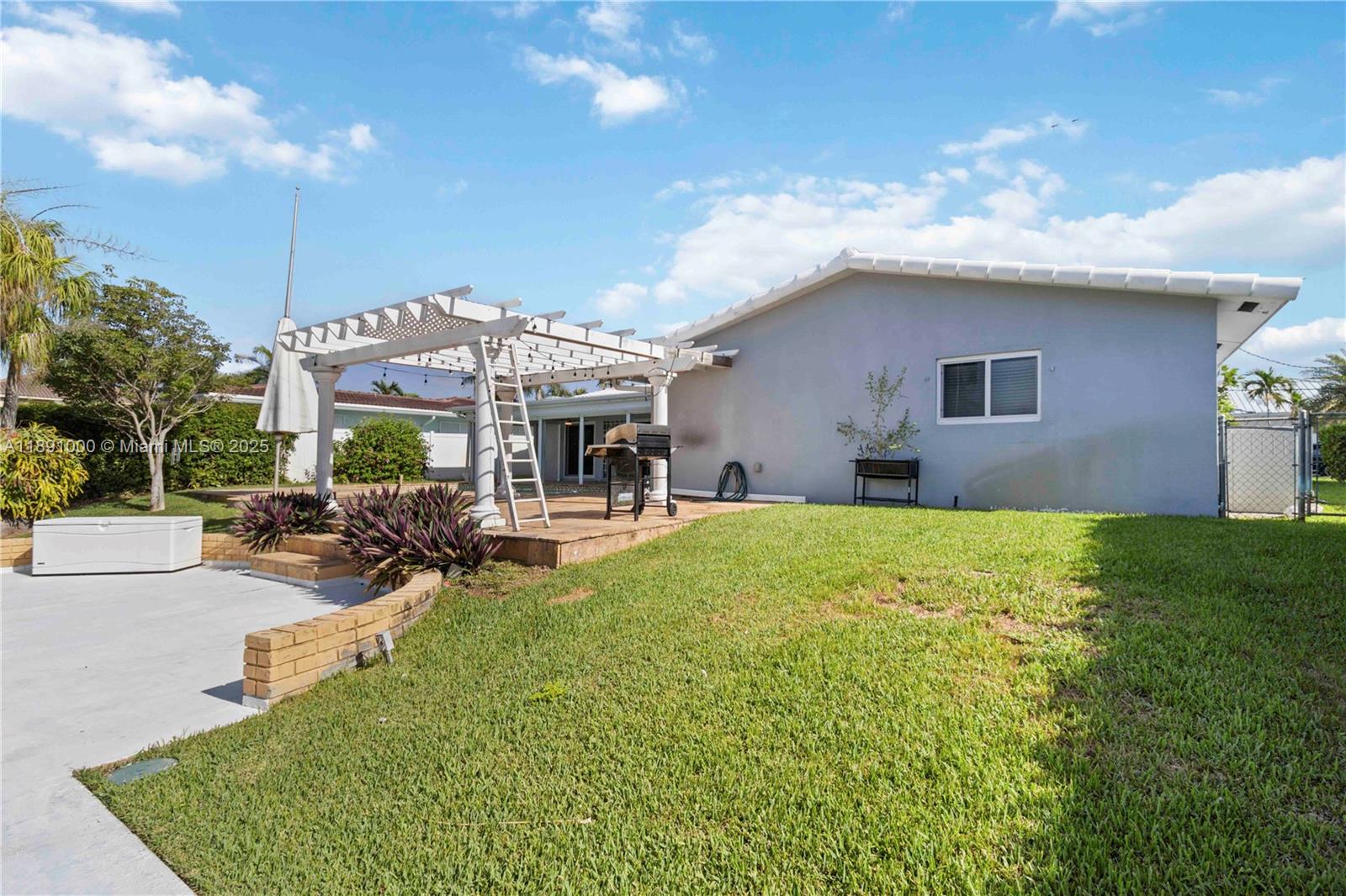 HARBOR VILLAGE SEC F - Residential Lease