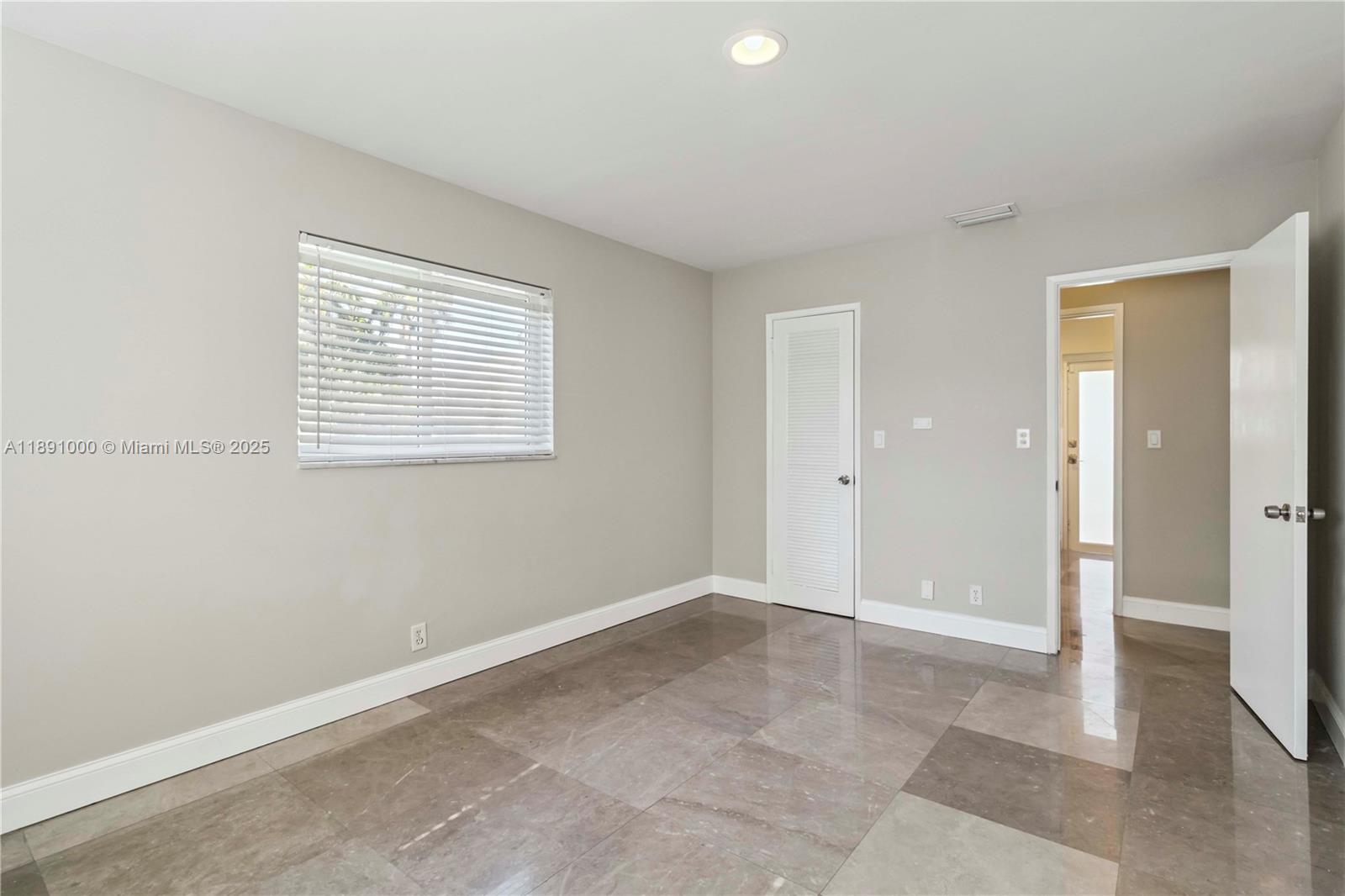 HARBOR VILLAGE SEC F - Residential Lease