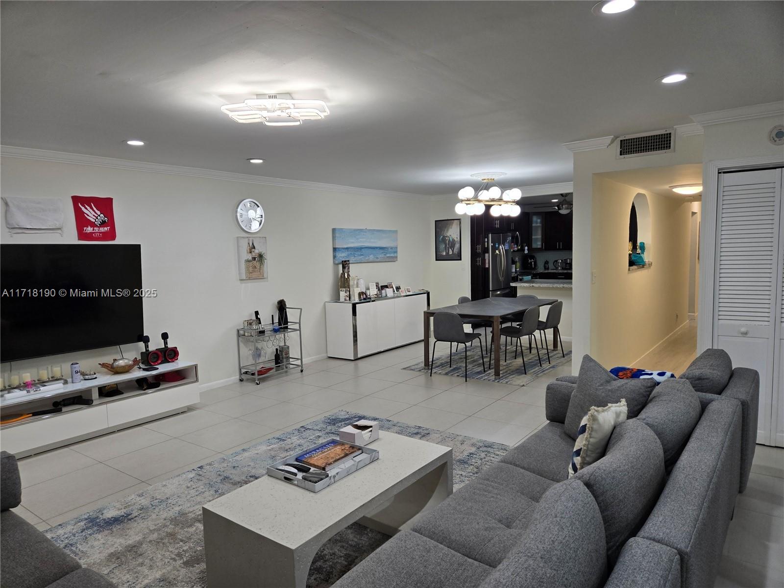 LAS HACIENDAS TOWNHOUSE C - Residential