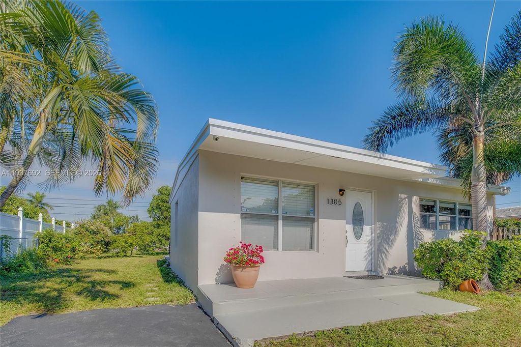 Photo of 1305 11th Ct, West Palm Beach, FL 33401 (MLS # A11937692)