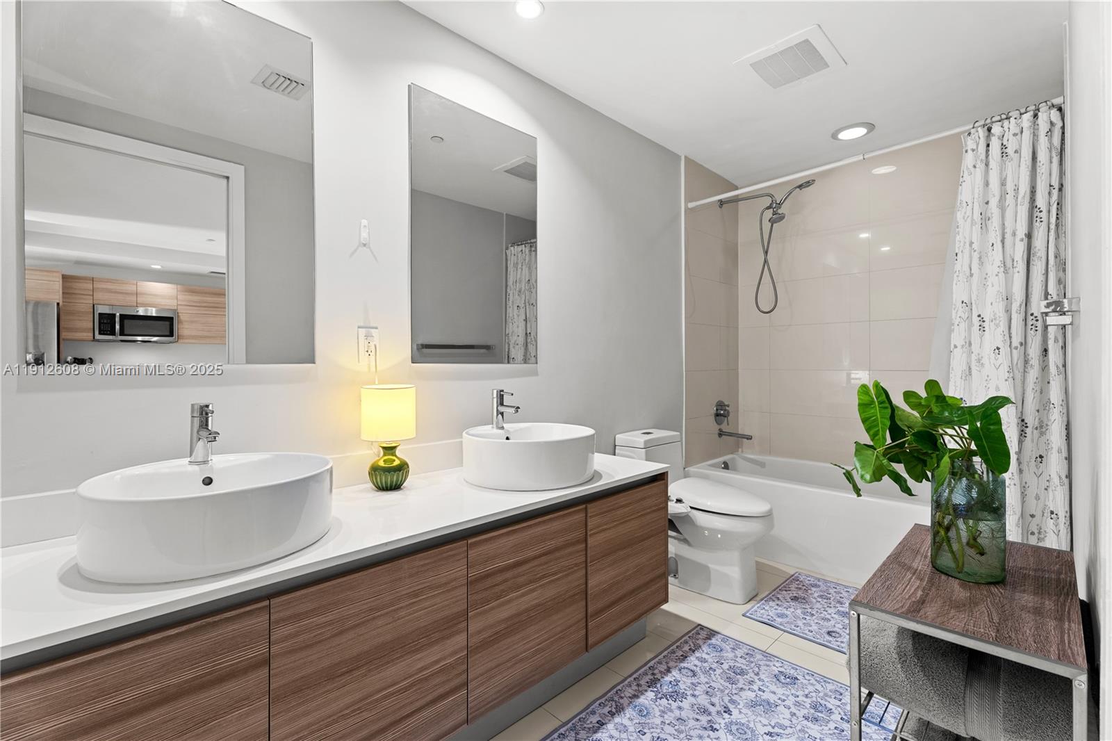 3401 MIDTOWN CONDO - Residential