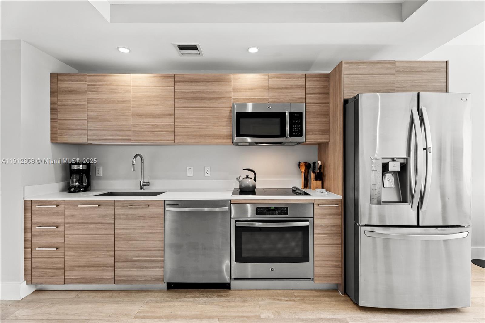 3401 MIDTOWN CONDO - Residential