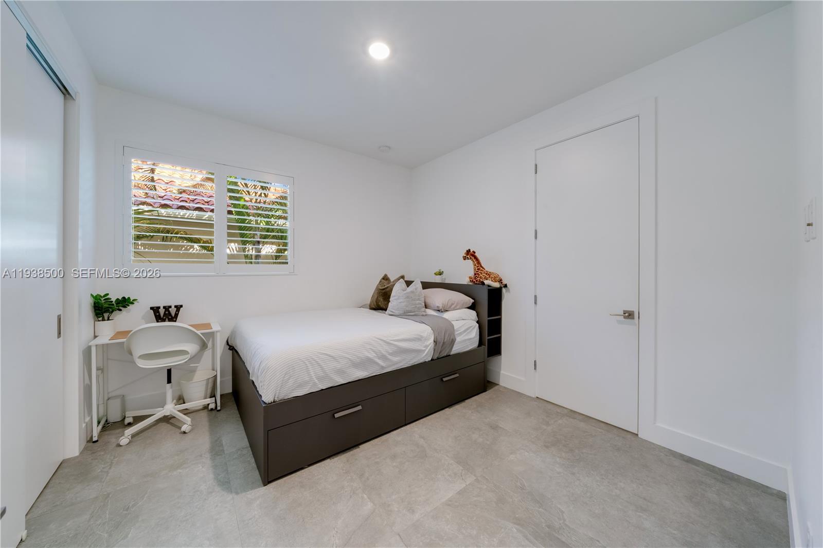 3072-3074 INDIANA ST COND - Residential