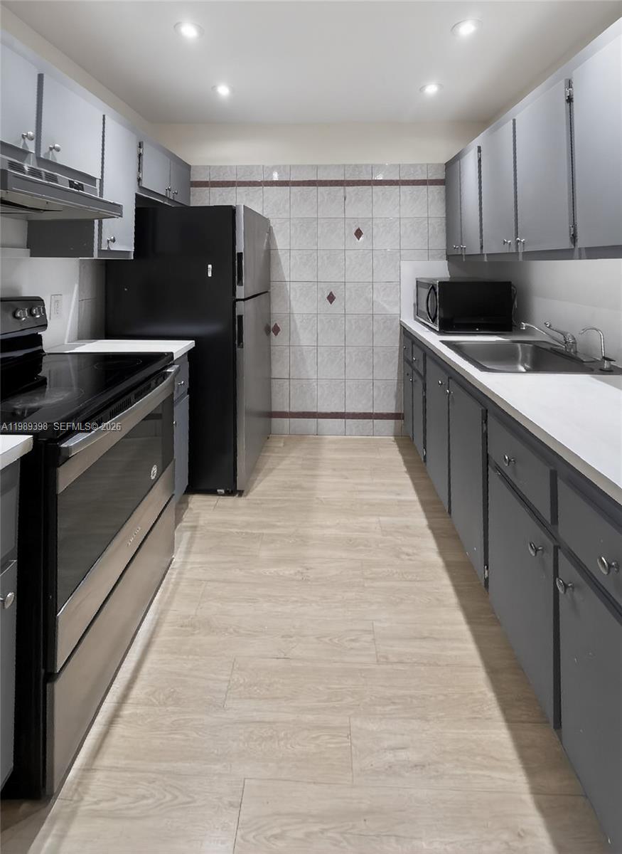 NEW HAMPTON AT CENTURY VI - Residential