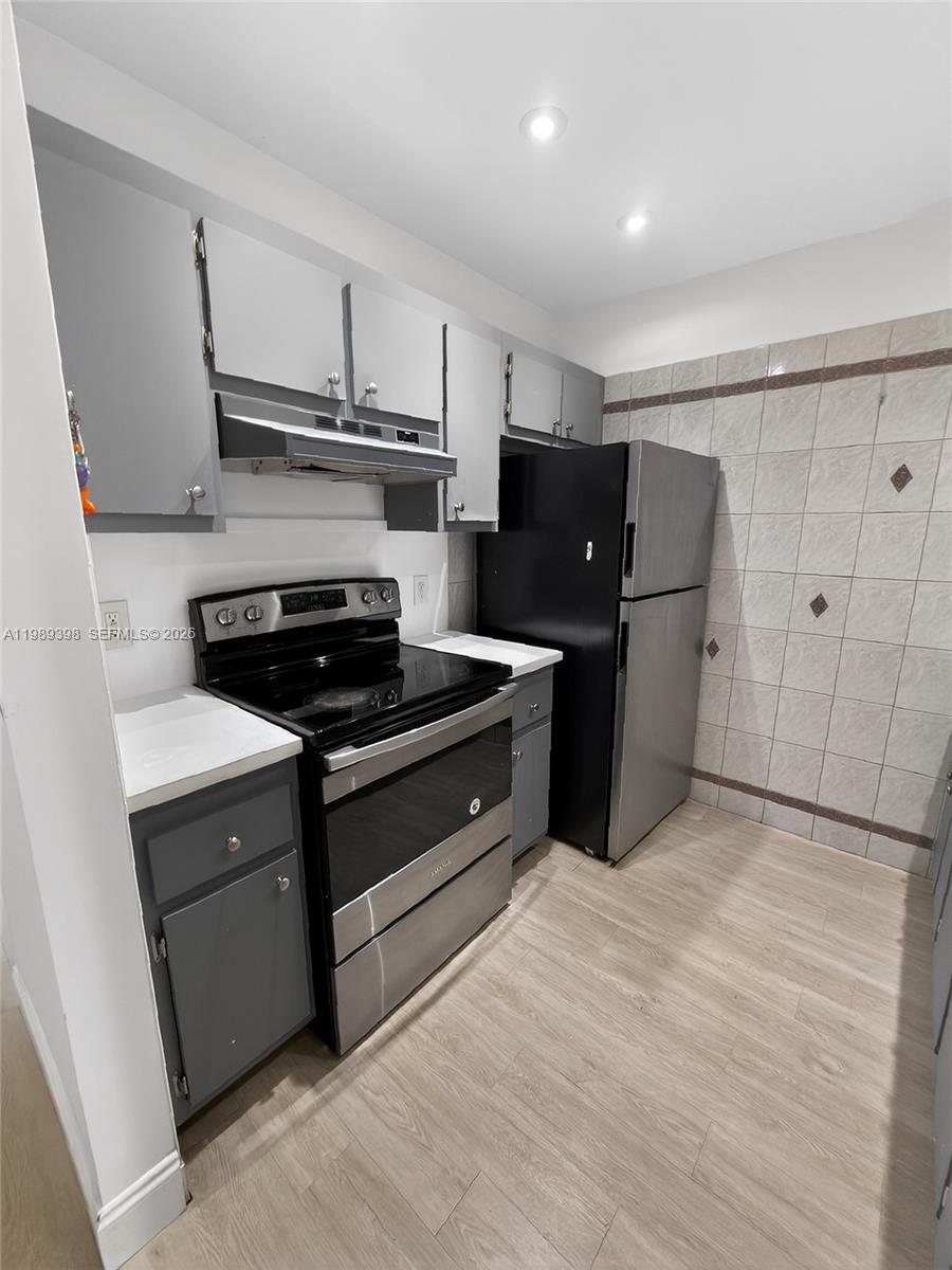 NEW HAMPTON AT CENTURY VI - Residential