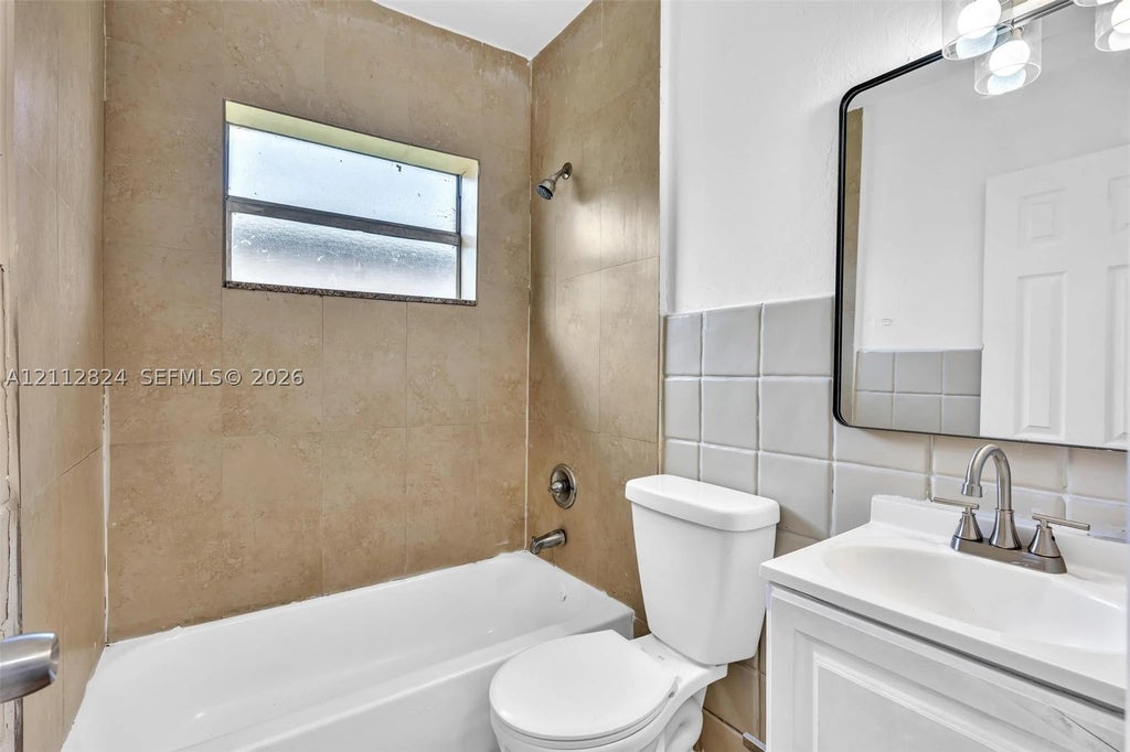 Photo of 745 NW 14th Ter #4, Fort Lauderdale, FL 33311 (MLS # A12112824)