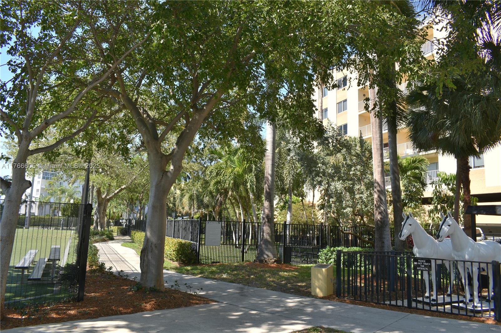 MARBELLA TOWER CONDO - Residential