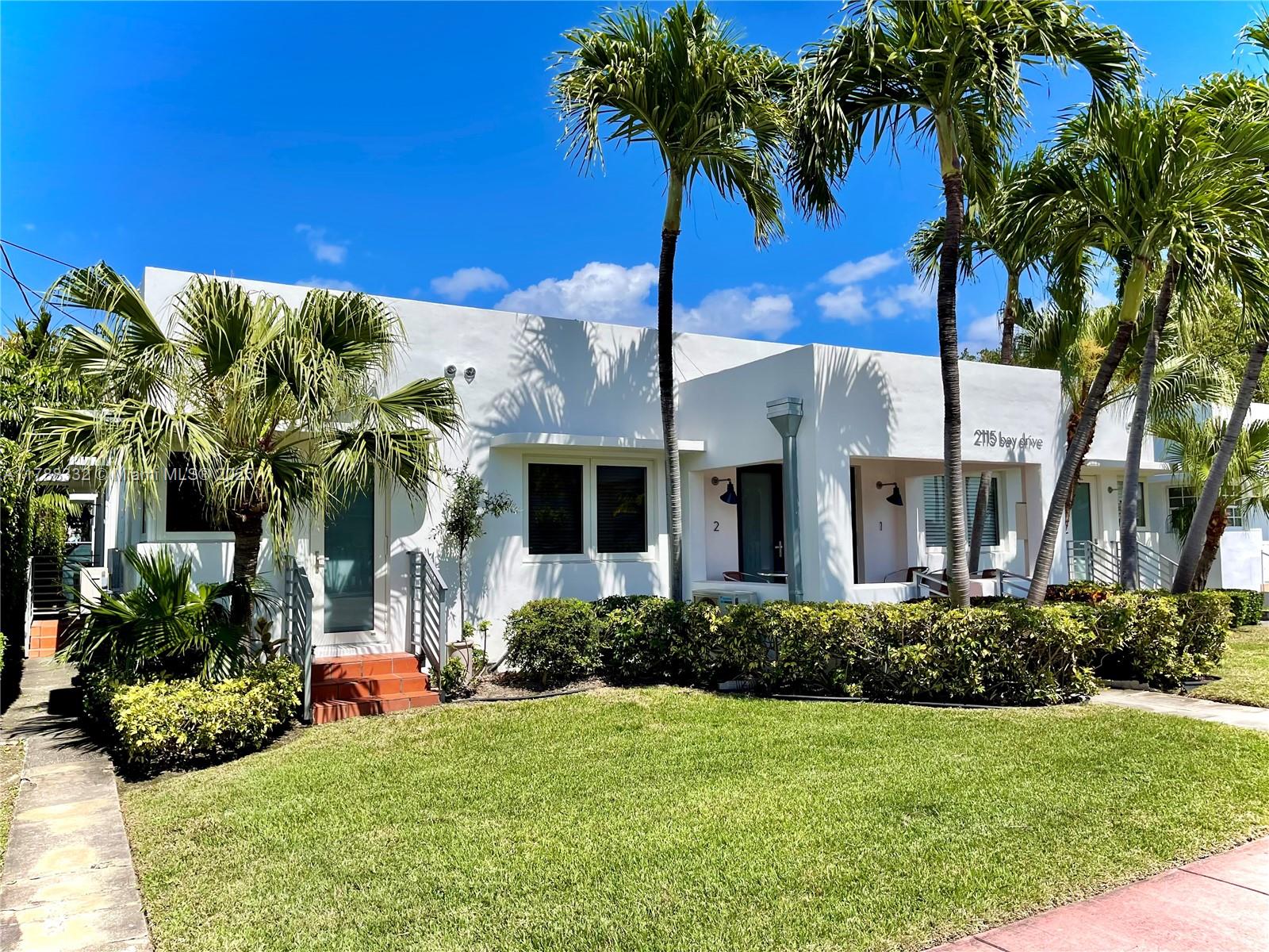2115 Bay Dr