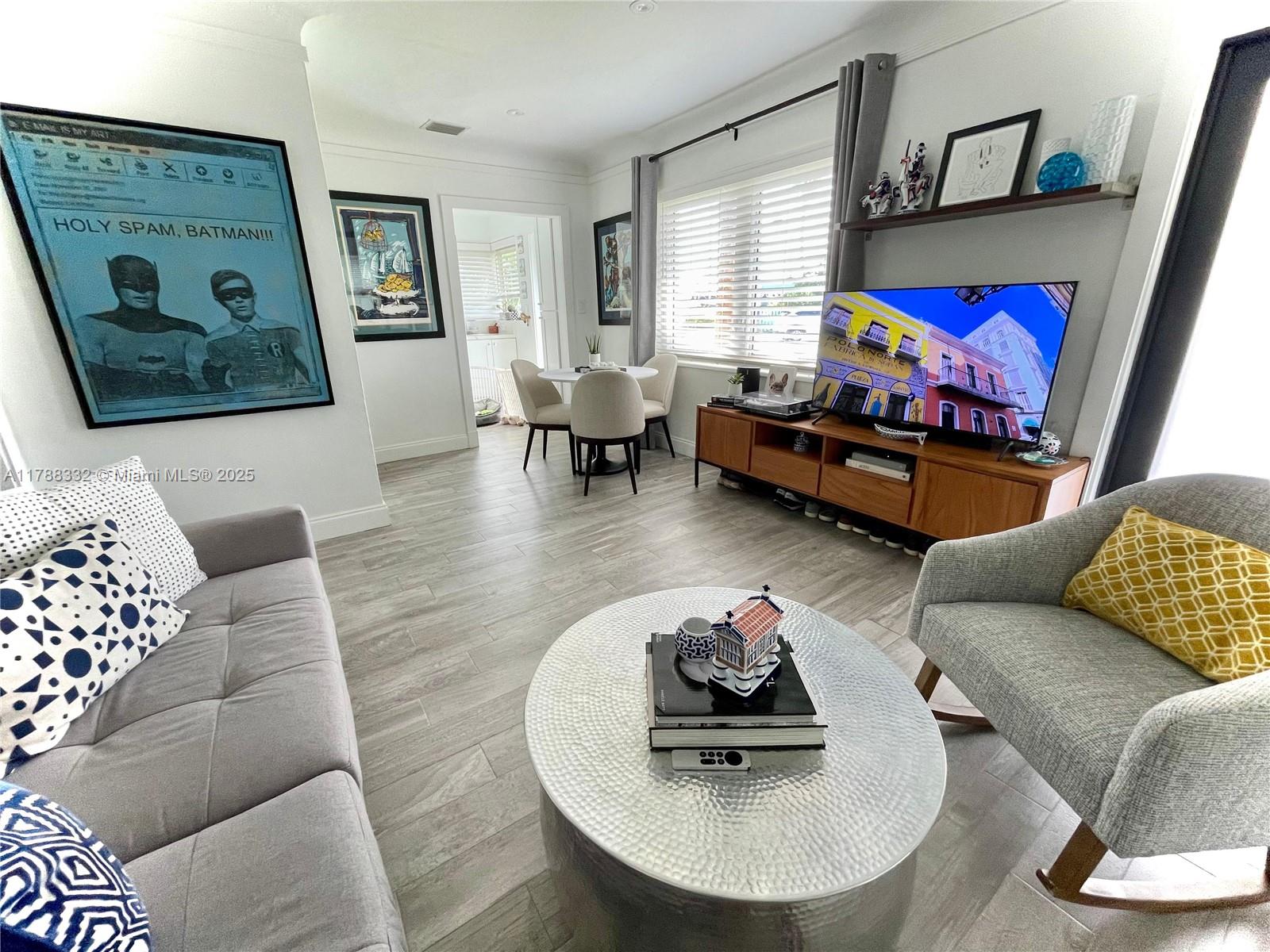 2115 Bay Dr
