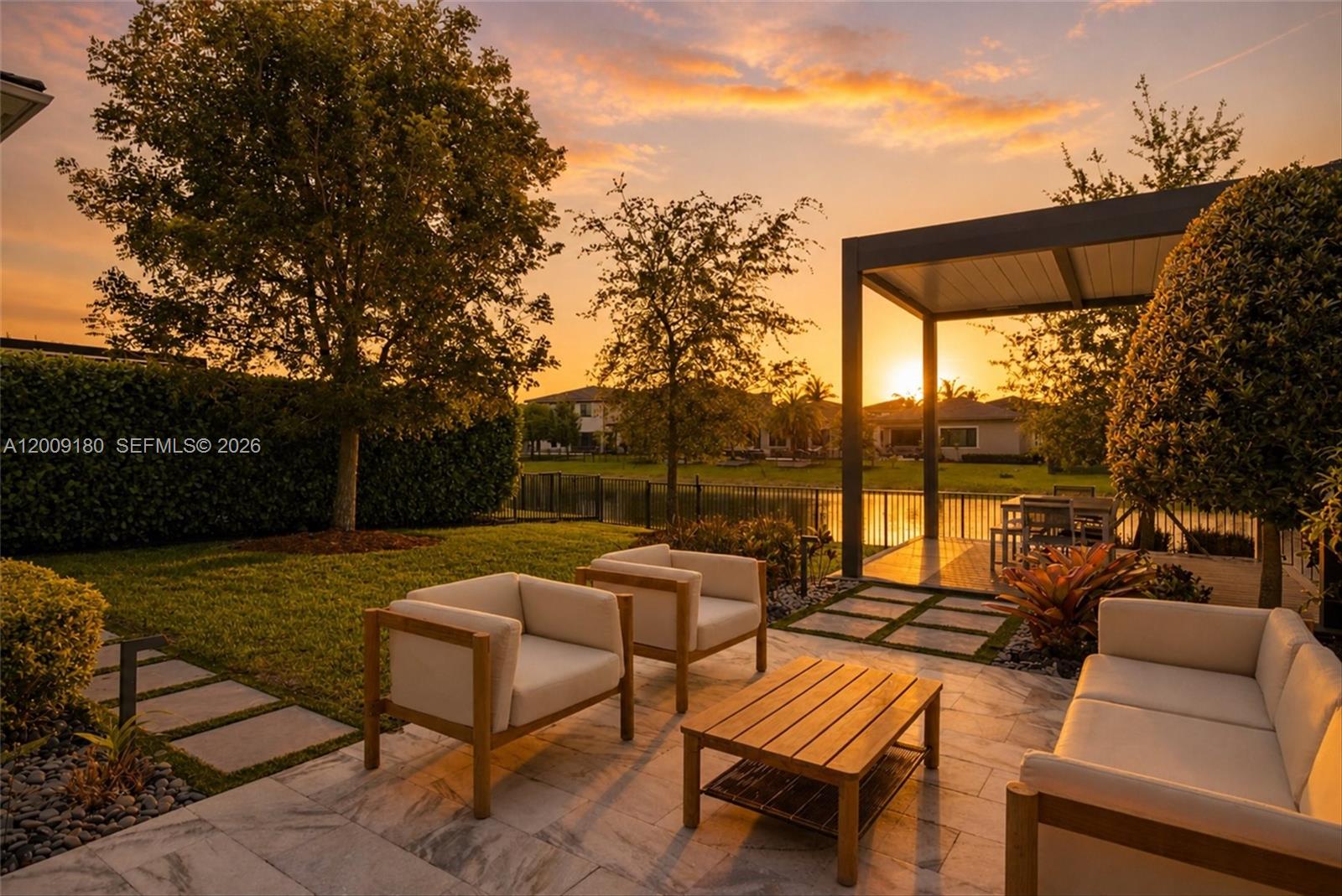 CASCATA AT MIRALAGO - Residential
