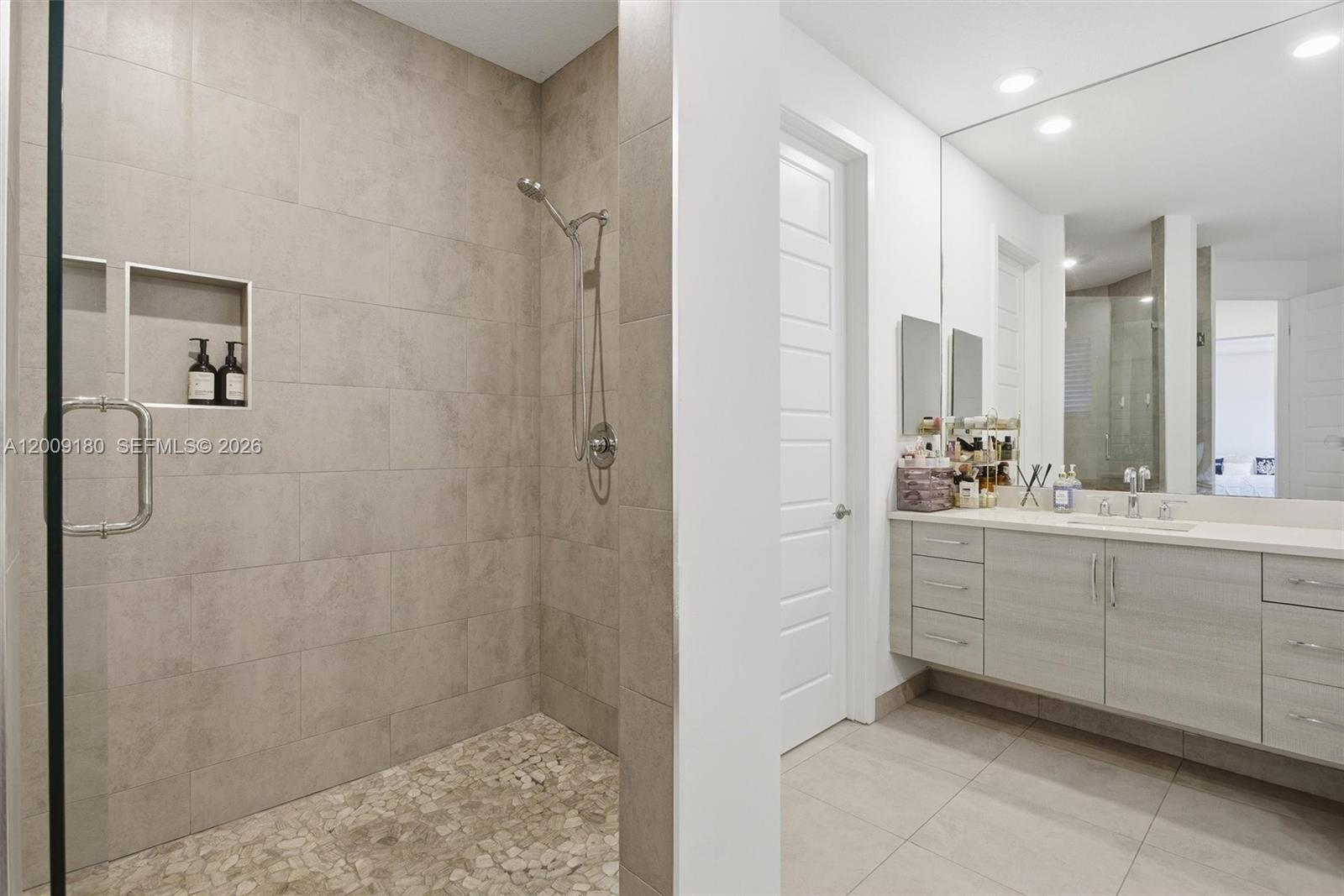 CASCATA AT MIRALAGO - Residential