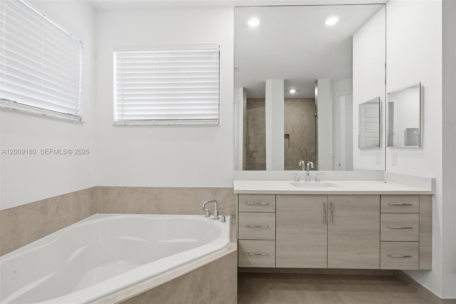 CASCATA AT MIRALAGO - Residential