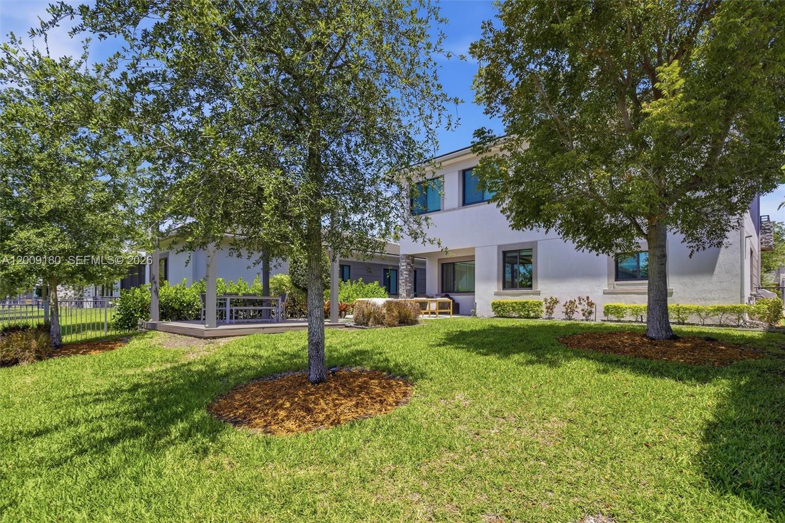 CASCATA AT MIRALAGO - Residential