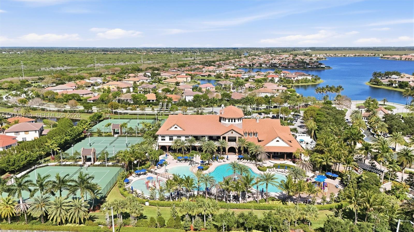 CASCATA AT MIRALAGO - Residential