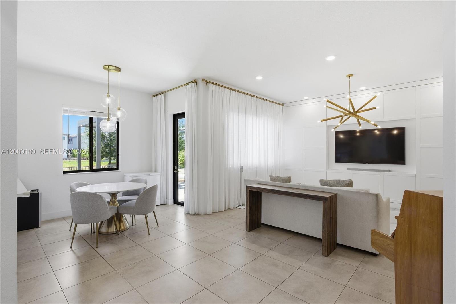 CASCATA AT MIRALAGO - Residential