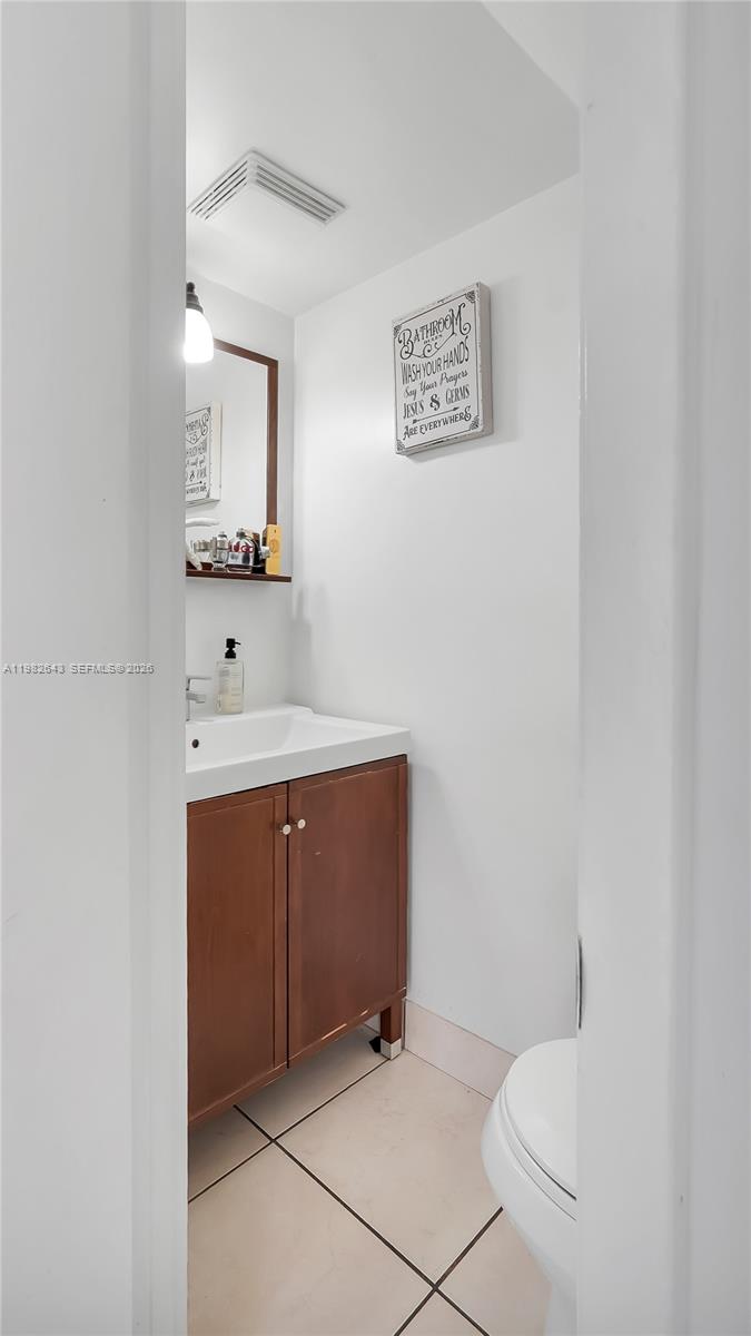 TARACOMA TOWNHOMES CONDO - Residential