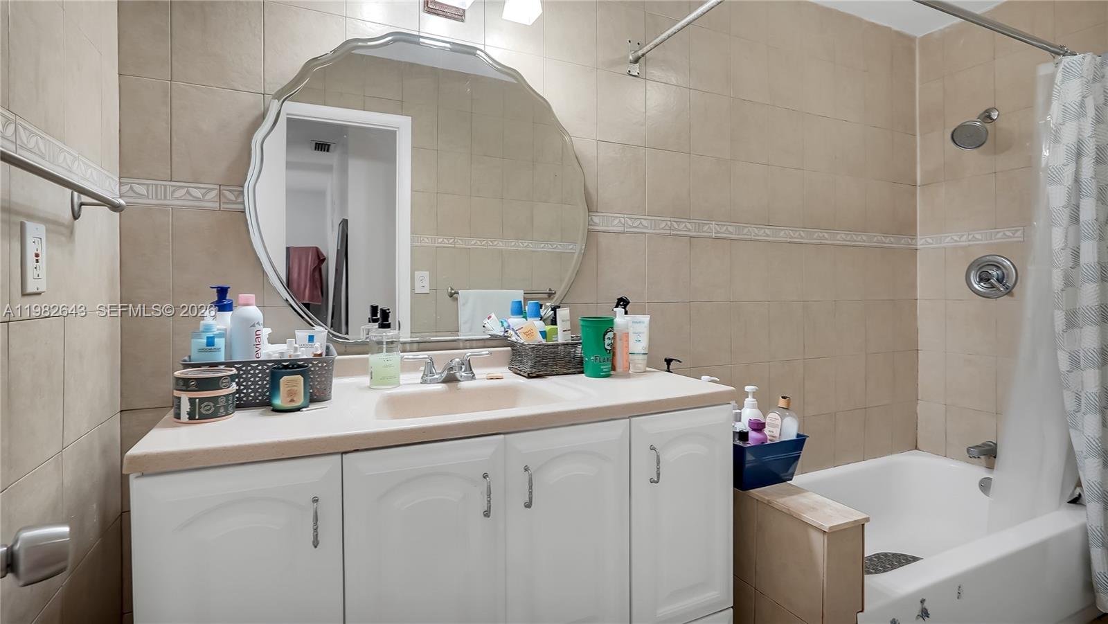 TARACOMA TOWNHOMES CONDO - Residential