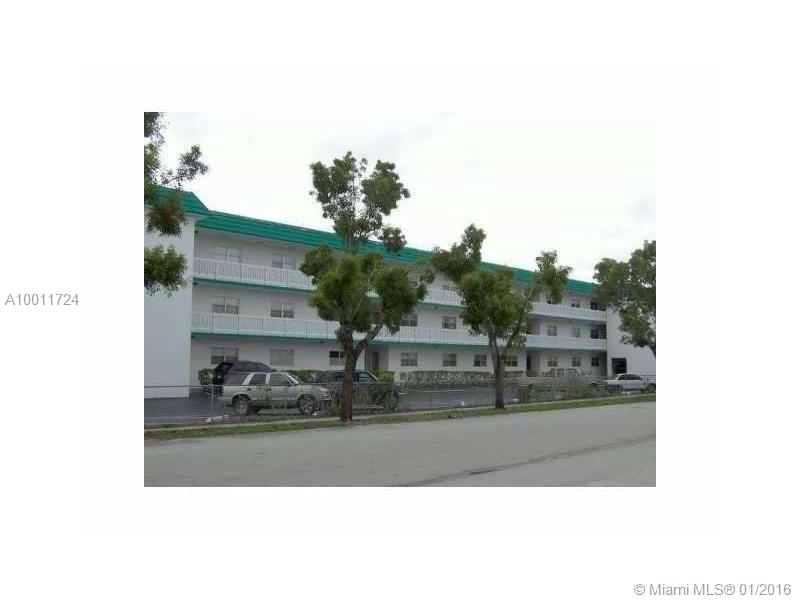 HUGE 2 BEDROOM CONDO, COMPLETELY RENOVATED, FEATURING NICE TILE FLOORS IN LIVING AREAS AND WOOD LAMINATE FLOORS IN THE OVERSIZED BEDROOMS. UNIT HAS A NICE BALCONY OVERLOOKING POOL AREA.
******** PLEASE CALL LISTING AGENT BEFORE HEADING TO THE UNIT. !!! ~~