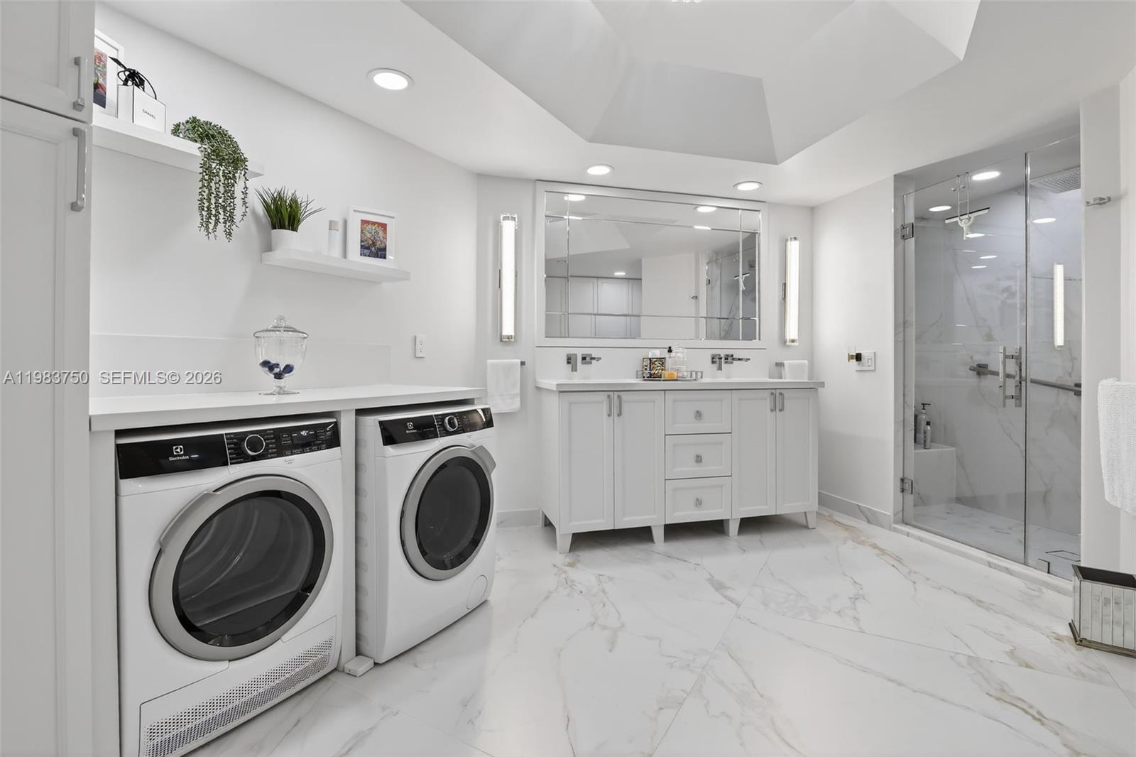 2800 ISL BLVD WILLIAMS IS - Residential