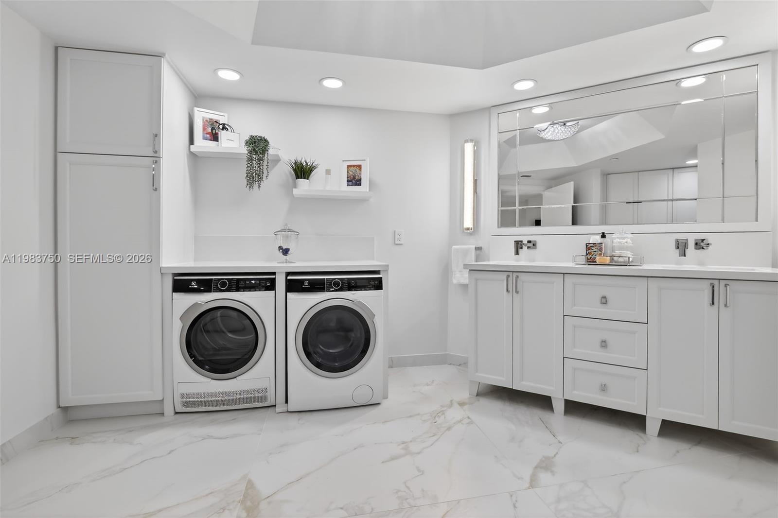 2800 ISL BLVD WILLIAMS IS - Residential