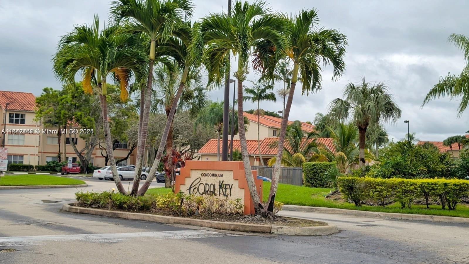 Absolutely stunning and beautifully upgraded 2-bedroom + den corner unit on the second floor with a private entrance in the desirable Coral Key community. Bright and spacious with vaulted ceilings, brand-new laminate flooring, fresh paint, and brand-new blinds. Enjoy a modern open kitchen with granite counters and stainless steel appliances, plus an in-unit washer and dryer. Water, sewer, and trash included. Resort-style community with pools, spa, tennis courts, and gym. Pets allowed (max 2, 20 lbs each). Centrally located near top schools, shopping, and more. Available August 26!! Don't Miss this Opportunity !!!