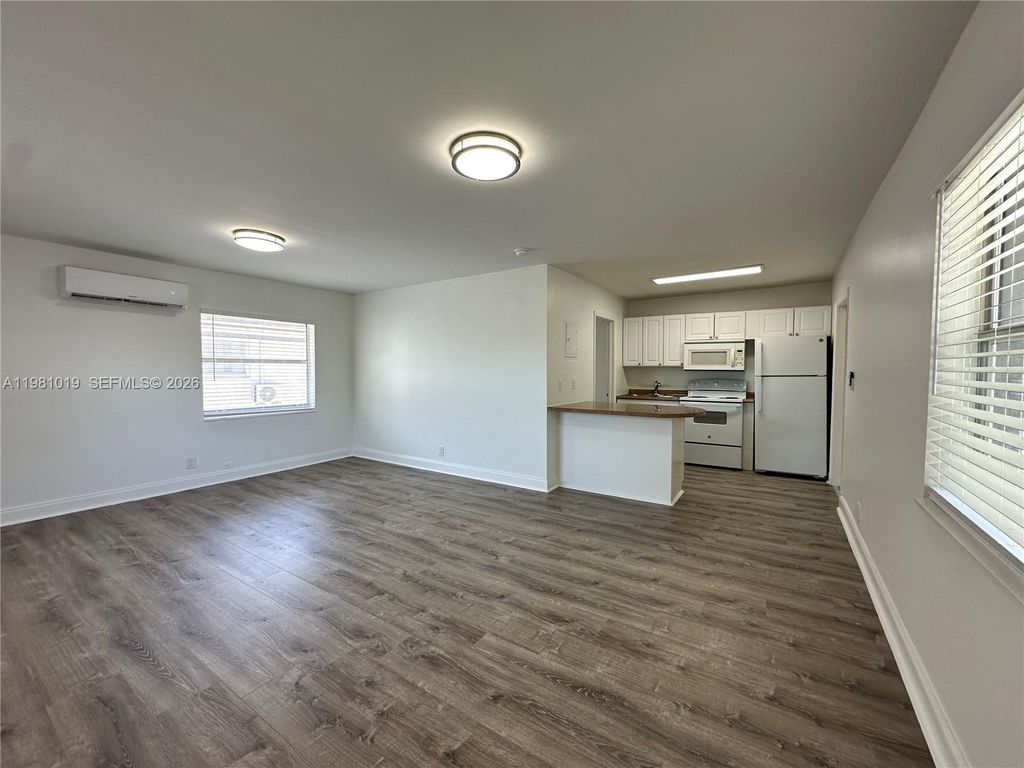 Photo of 1411 N Dixie Hwy #4, Fort Lauderdale, FL 33304 (MLS # A11981019)