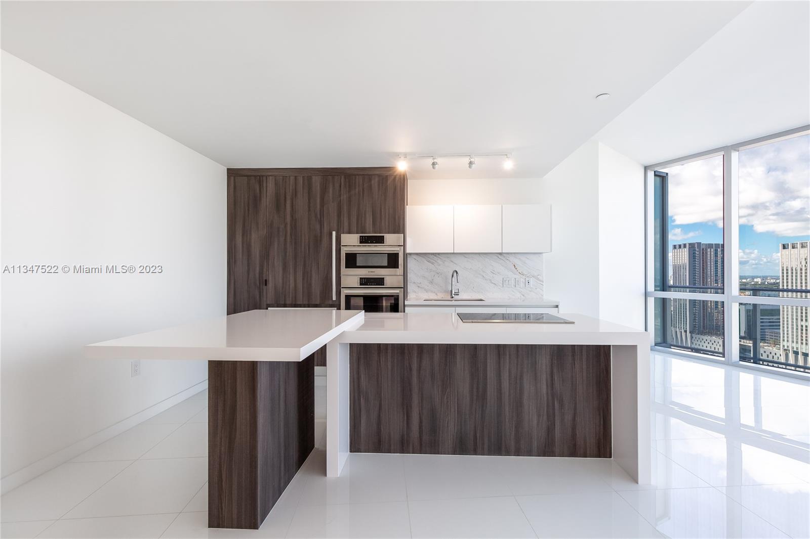 MIAMI WORLDCENTER - Residential Lease