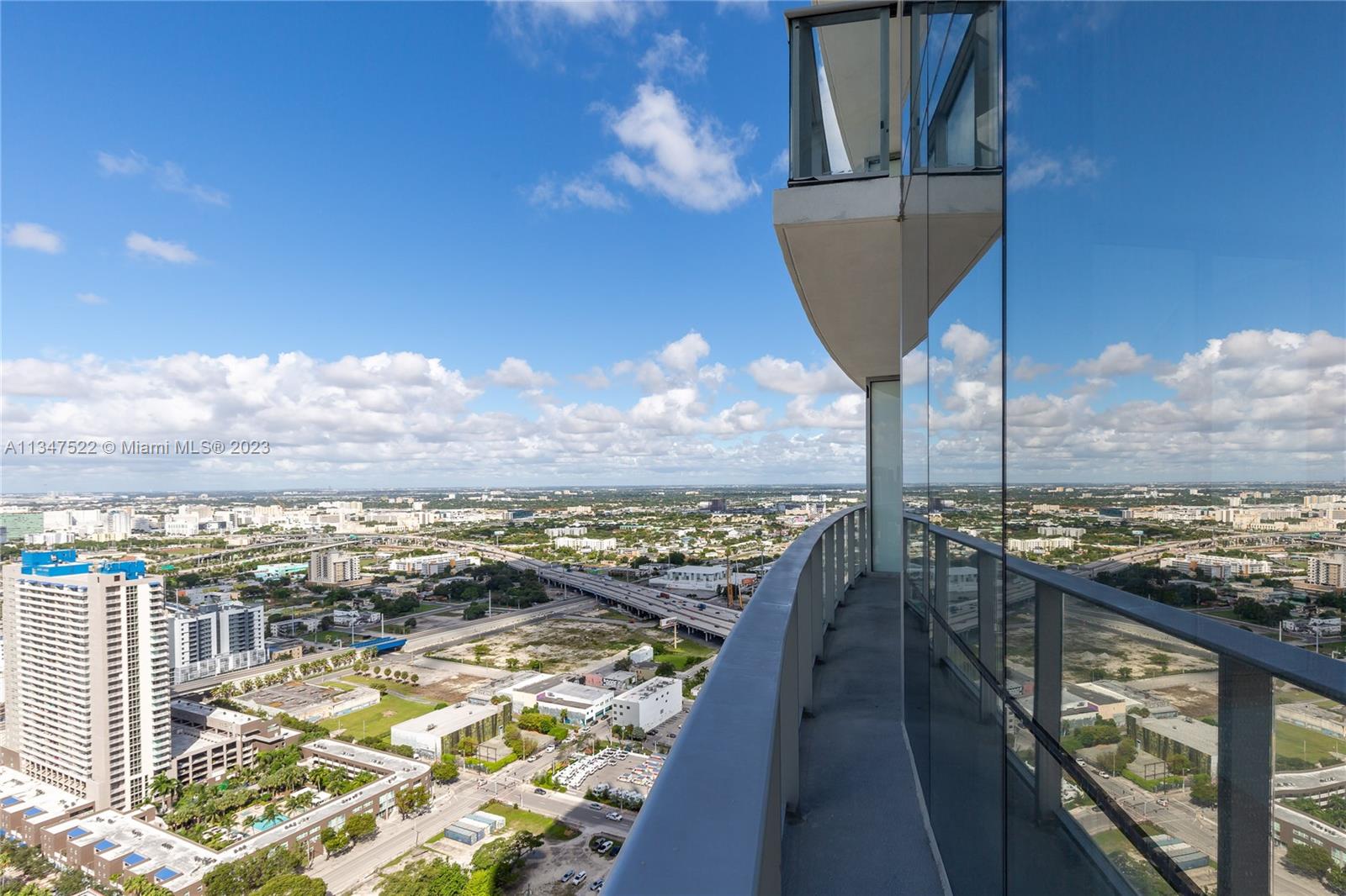 MIAMI WORLDCENTER - Residential Lease