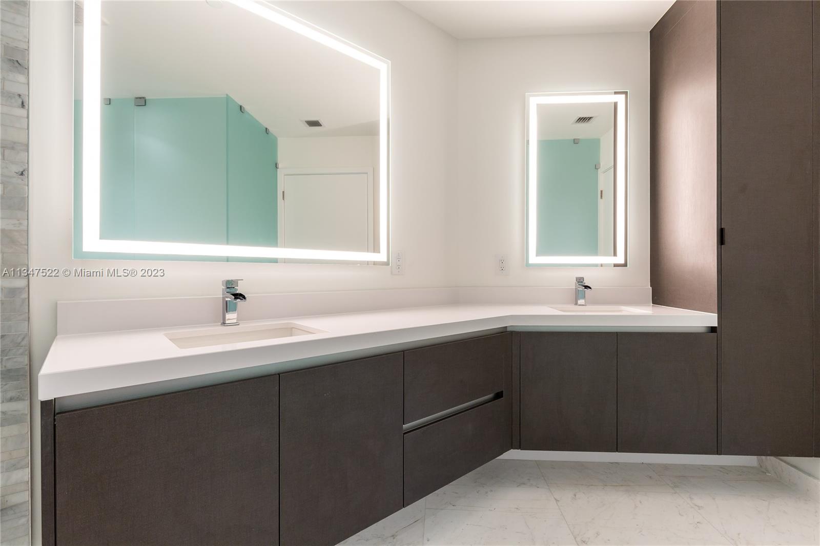 MIAMI WORLDCENTER - Residential Lease
