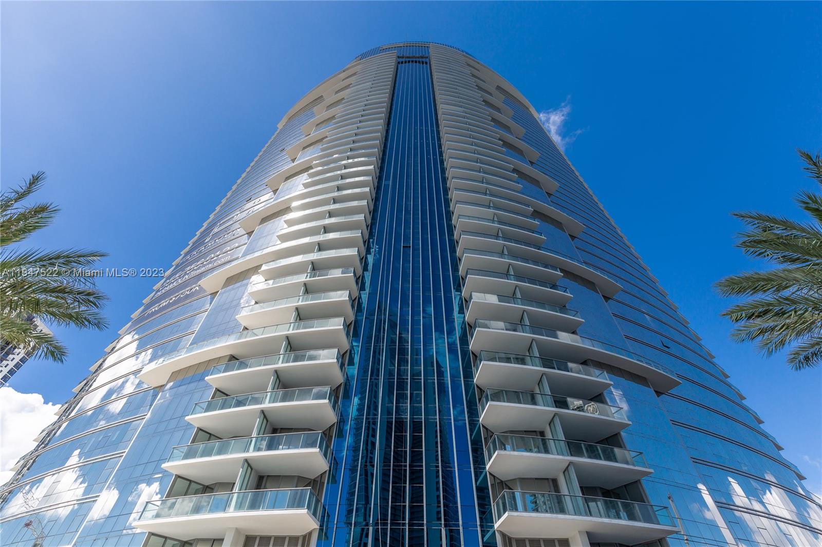 MIAMI WORLDCENTER - Residential Lease