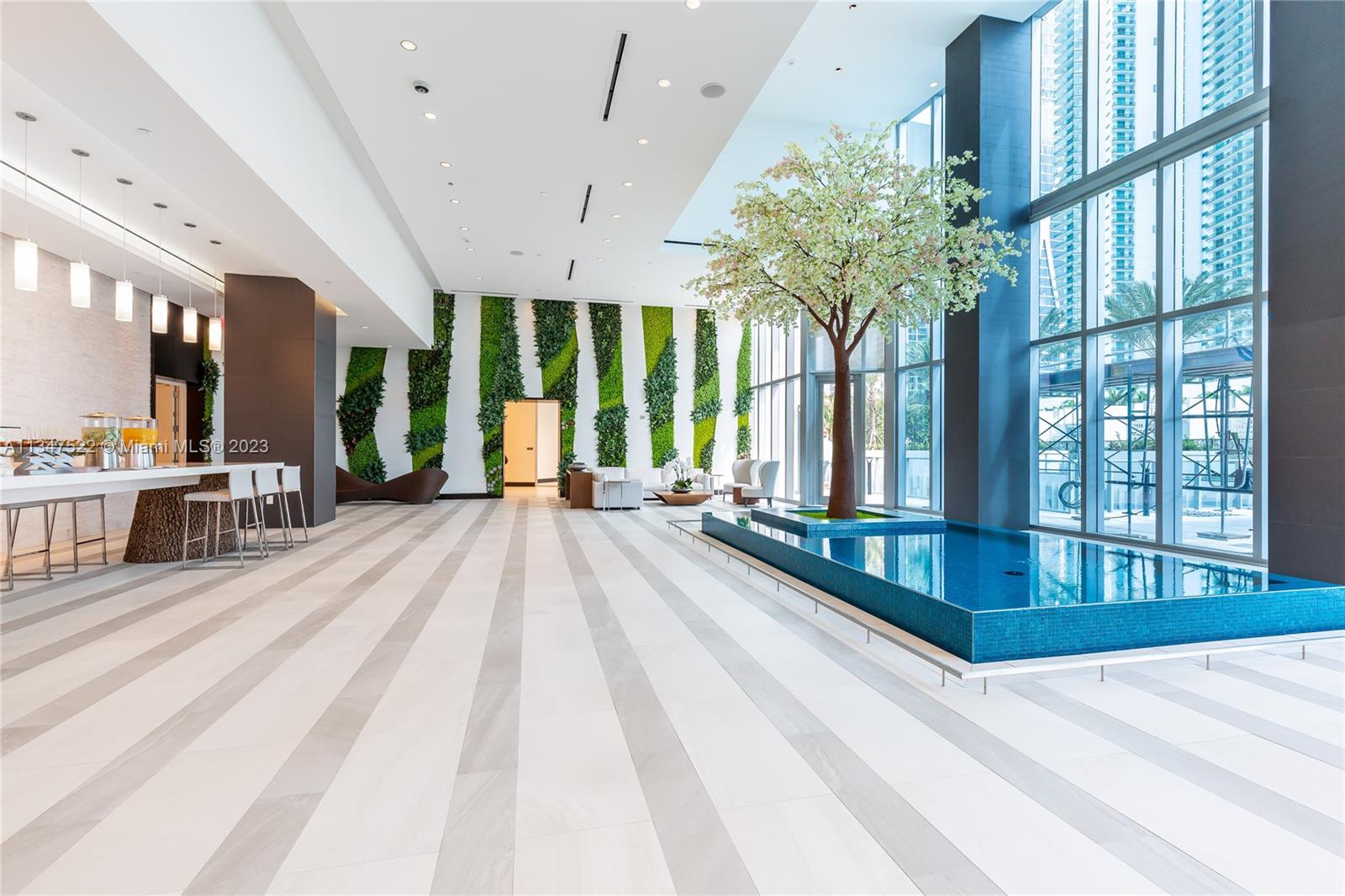 MIAMI WORLDCENTER - Residential Lease