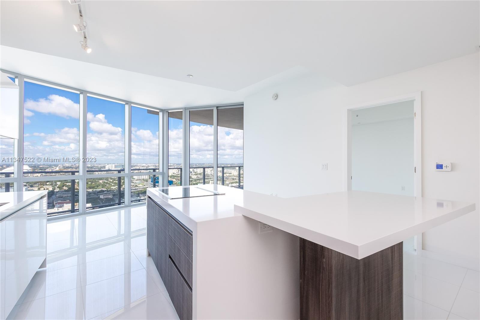 MIAMI WORLDCENTER - Residential Lease